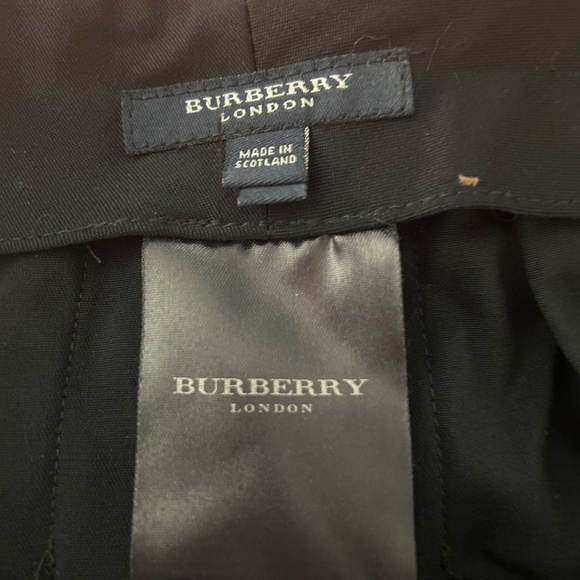 Burberry women’s kilt skirt - Picture 5 of 9